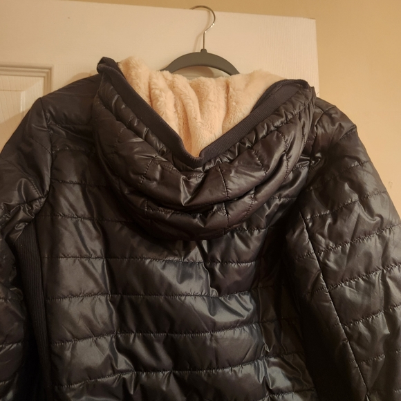 Blue Jacket - Picture 7 of 8